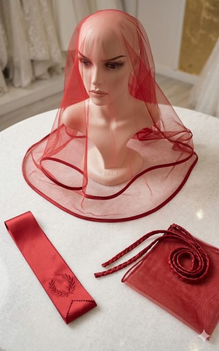 Kırmızı Tül Kına Duvağı ve Kuşak Seti – Sade Gelin Aksesuar Takımı