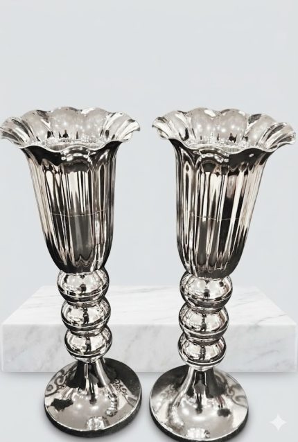 Gümüş Metal Ayaklı Vazo Seti – Dalgalı Ağızlı İkili Şık Çiçeklik ve Organizasyon Dekoru